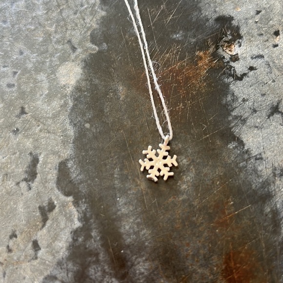 Dogeared Silver Snowflake Necklace - Picture 6 of 7